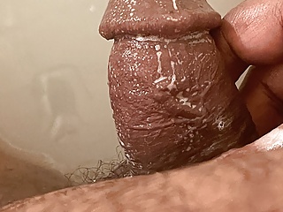 Mightydic taking a hot bath and a wank!