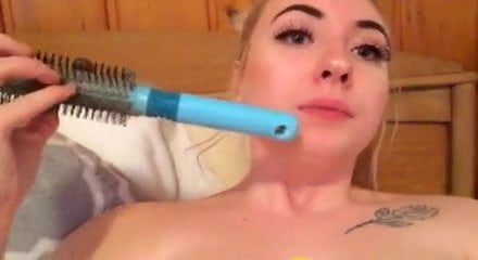 .brush in pussy.