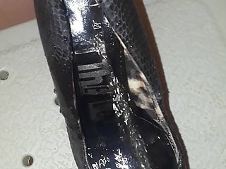 shoeexplorer wifes heel pissed