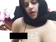 
                          Arab slut showing on cam