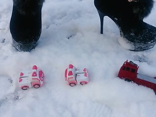 Winter crush: Lady L  crush 3 toy car.