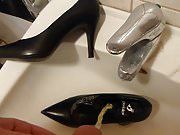 Piss in wifes black stiletto heel