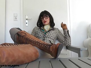 Lady Victoria Valente: Fuck the boot cunt