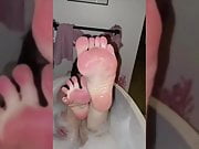 Sexy bubble bath soles