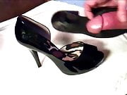 Patent Leather Open-Toe Pumps Get Pumped 3
