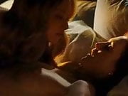 Amanda Seyfried & Julianne Moore Lesbian Scene from Chloe