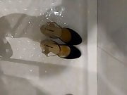 PISSING SHOES27