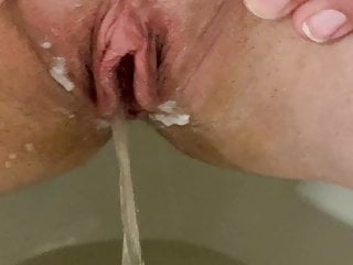 CREAMPIE PISS