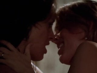 Kissing, Jennifer Beals, Lesbian, American