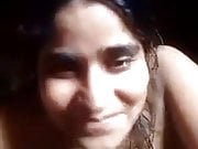 Desi mature woman struggling to capture her nudes for hubby