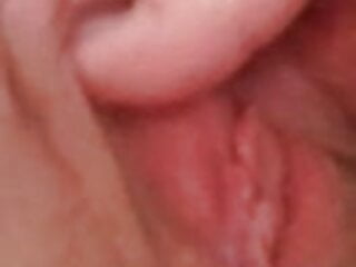 WhatsApp Freundin Yvonnne 35 aus NRW 4 fickt ihren Dildo  - Bild 2