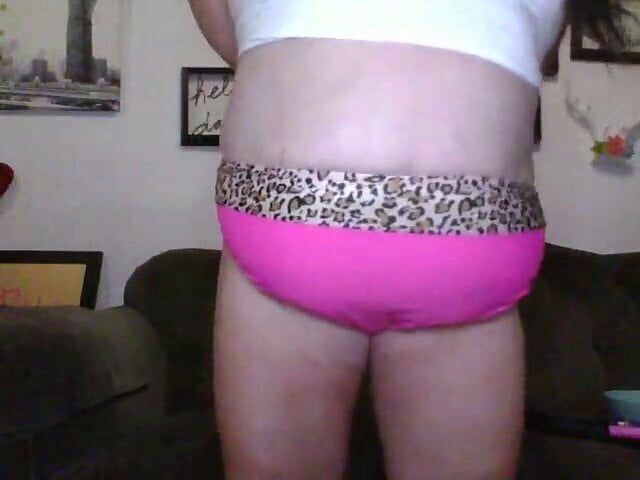 .fatty teases asshole with ice.