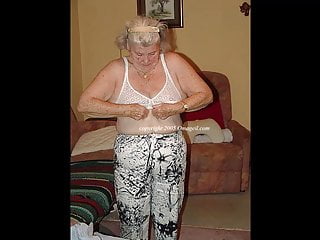 OmaGeiL Tons of Amateur Granny Pictures in Video  - Bild 9