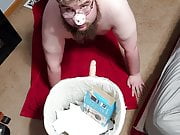 Exposed minnesota piggy fucking his trash can 