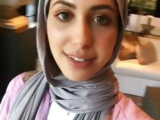 Femdom Footjob Milf video: Hijabi arab sexy toes
