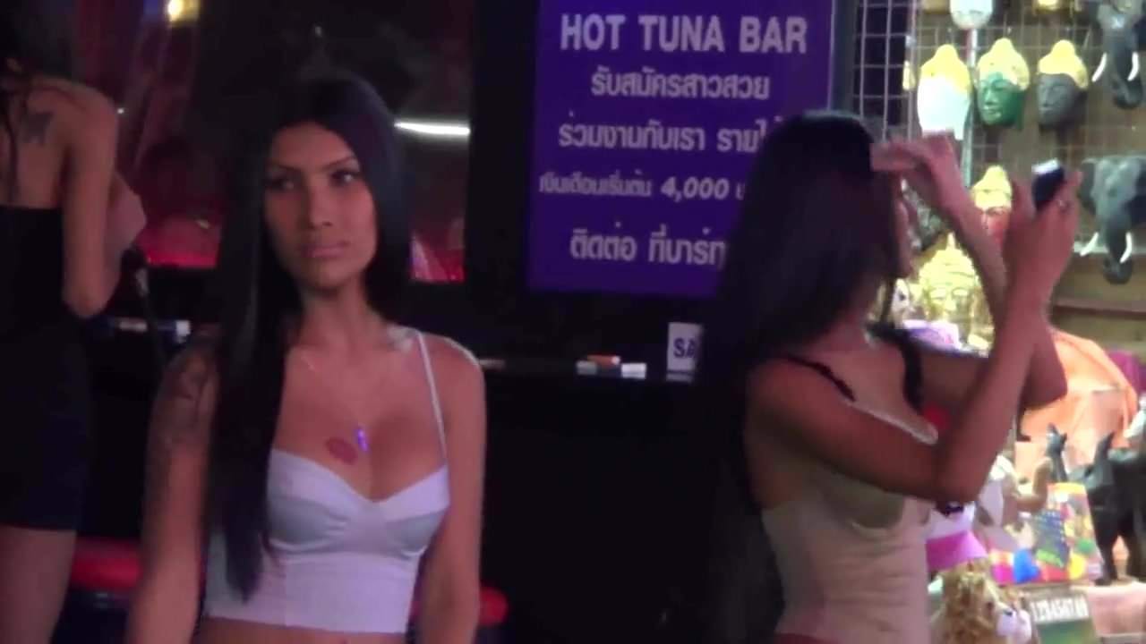Street Shemale Porn - Pattaya Walking Street Girls And Ladyboys Dancing - Ladyboy ...