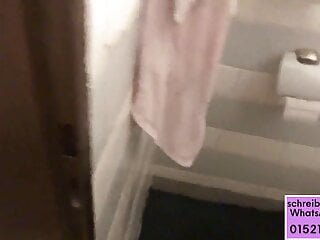 rot haarige milf fickt ihren handwerker kostenlos - Bild 3