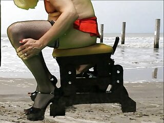 Mrs Samantha riding her Love Glider fuck-chair at the beach, until she comes hard!