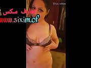 Syrian shows her cunt