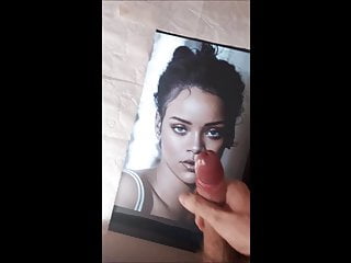 Rihanna cum tribute...