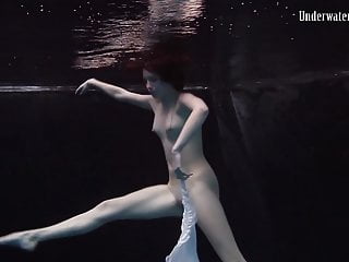 Andrejka does astonishing underwater moves...