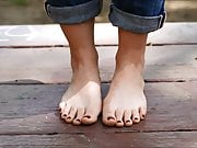 Kristen Bell lovely feet