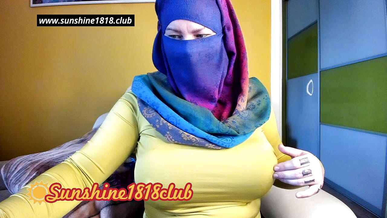 Arab hijab muslim with big boobs on cam from Middle East recorded webcam show 