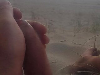 Cumming at the beach
