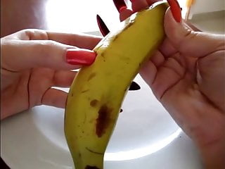 pointed nails rip banana