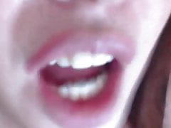 Super hot shemale accarezzando il suo cazzo duro