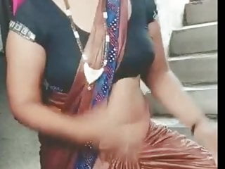 Bhabhi apne doodh dikhiya