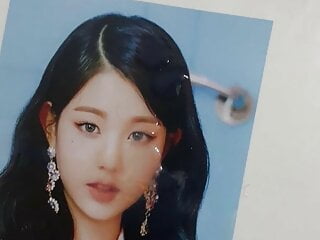 Jang Wonyoung of Izone I cum on this stupid dirty cunt