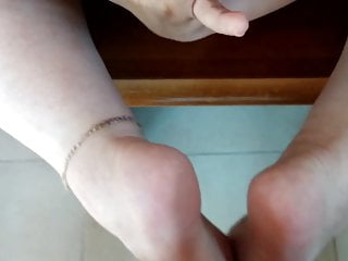 Feet and fingering
