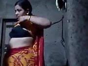 Babhi showing boobs