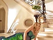 Martina Hill als sexy Meerjungfrau