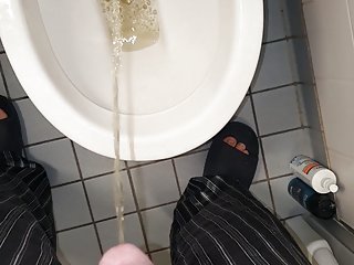 Master ramons hot morning piss, delicious...