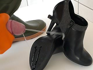 Cumming on High Heels in Waders and Rubber Gloves