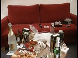 Schuelerin auf der Klassenfahrt im Hotel gefickt  - Bild 2