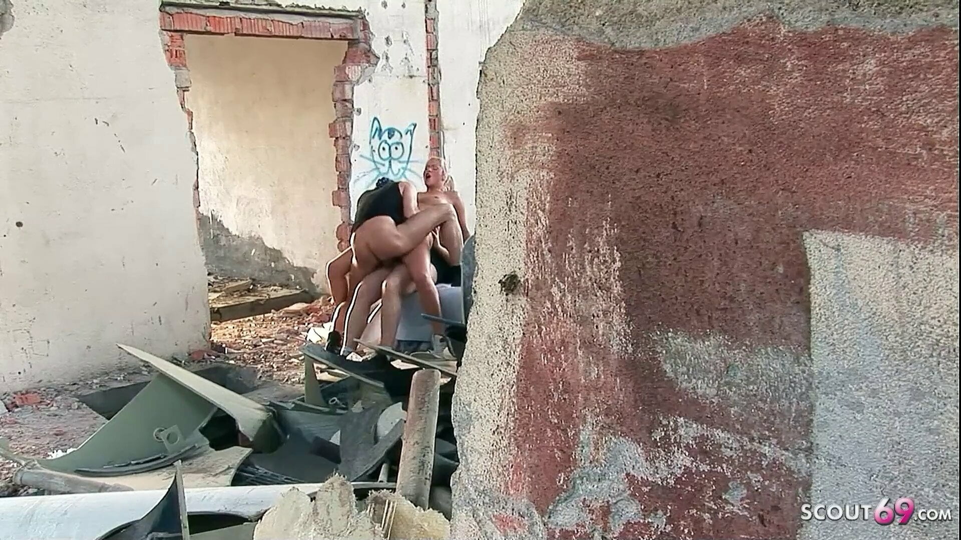 BWC – Huge Cock Anal Outdoor FFM Threesome with two Dirty Girls
