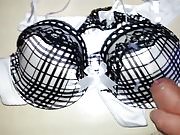 Cum tartan bra