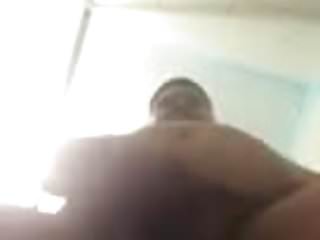 Gordito masturbandose 3