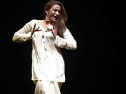 Saima Khan – hot stage dance