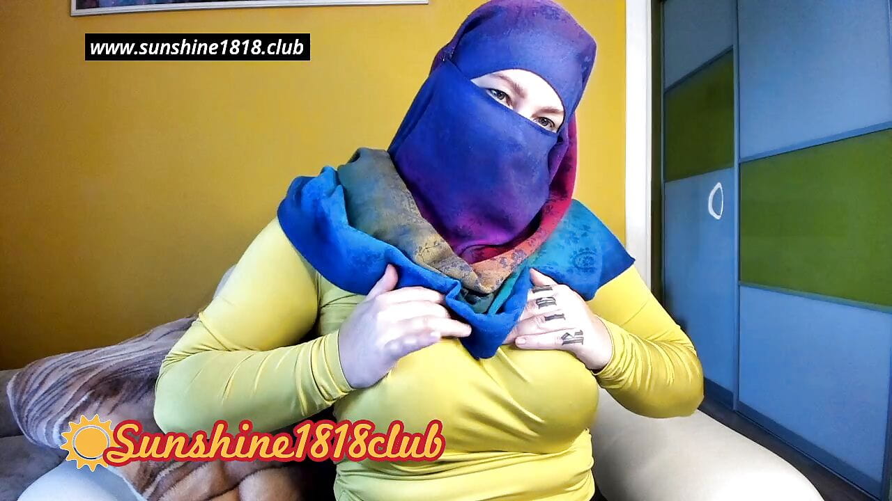 Arab hijab muslim with big boobs on cam from Middle East recorded webcam show 