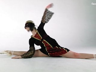 Nude ballerina manya baletkina flexible teen...