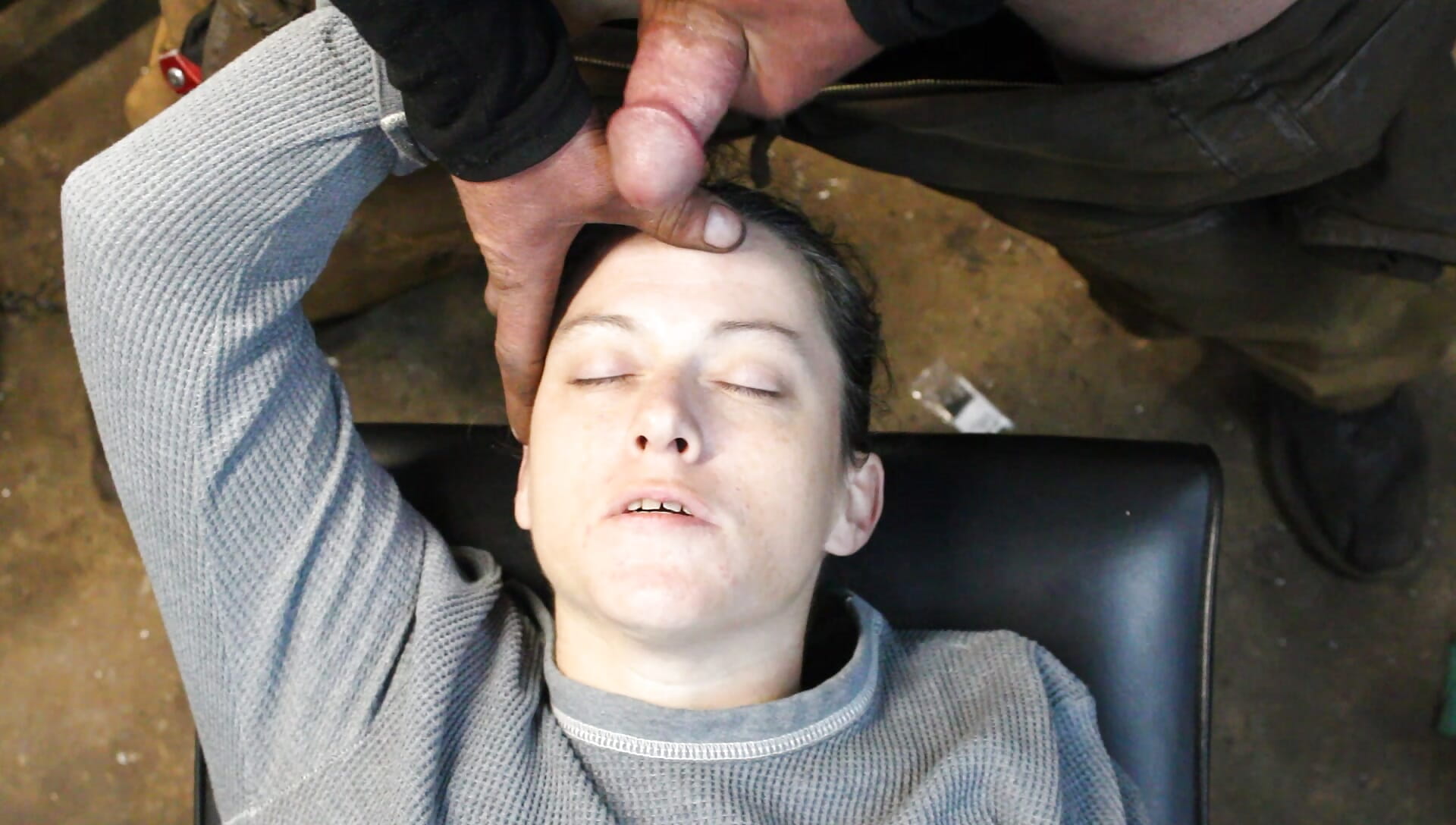 Homemade Amateur Facial Cumshot when a stranger breaks in and makes her play along so he can drain his nuts