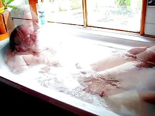 Sushicook In Bubble Bath