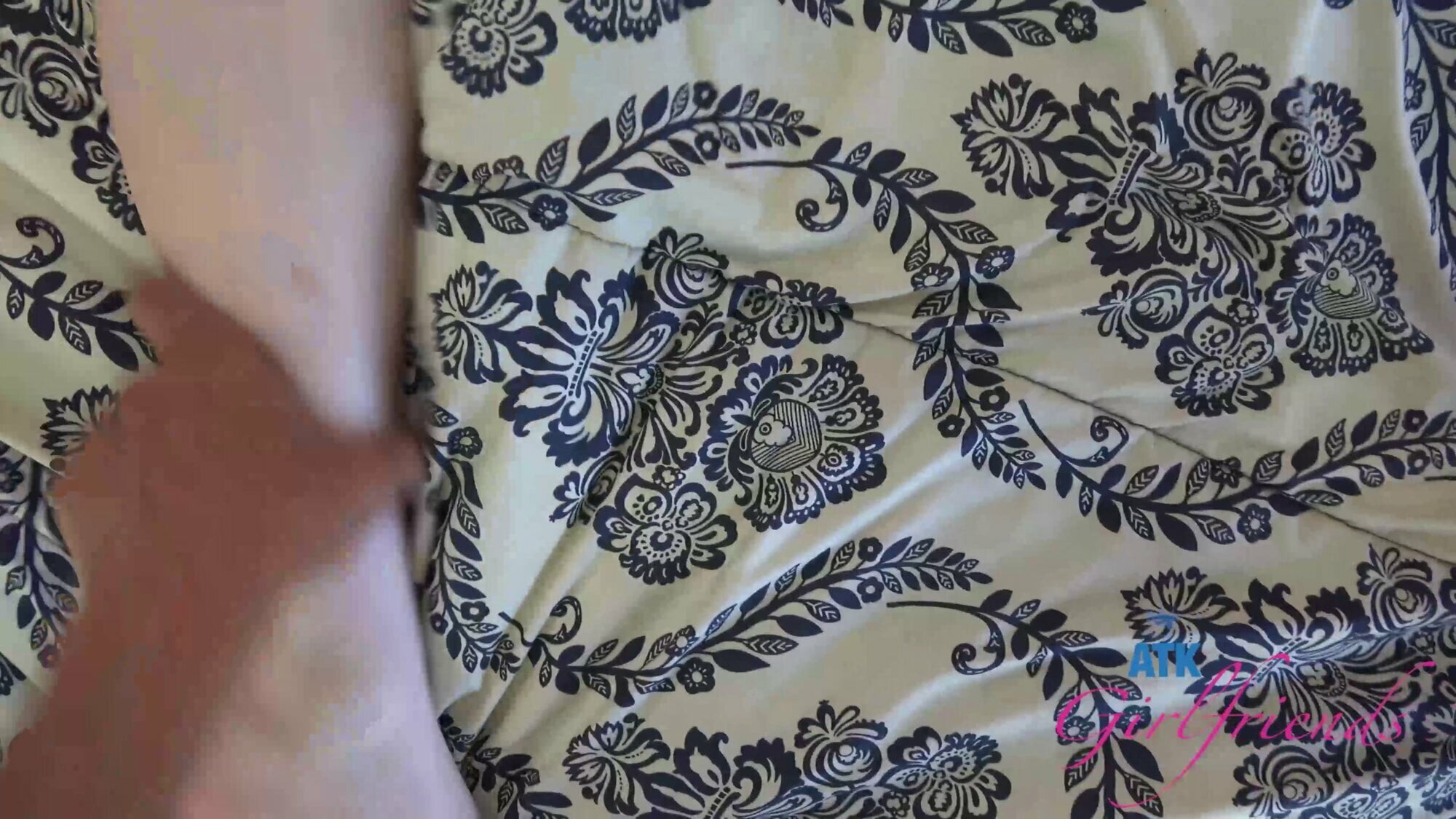 Cute skinny amateur babe Kitty Cam rides your cock in this POV and sexy wet footjob and sidefuck